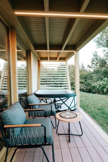 Holiday House Hona Lux Velike Lasce Exterior foto